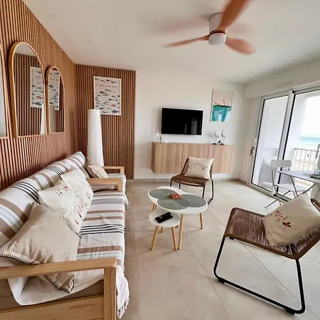 Les Pieds Dans L'eau -